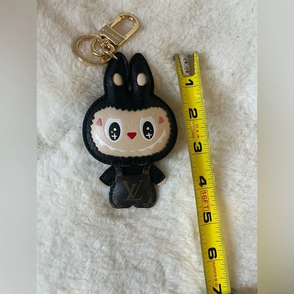 Labubu keycharm - Picture 2 of 3
